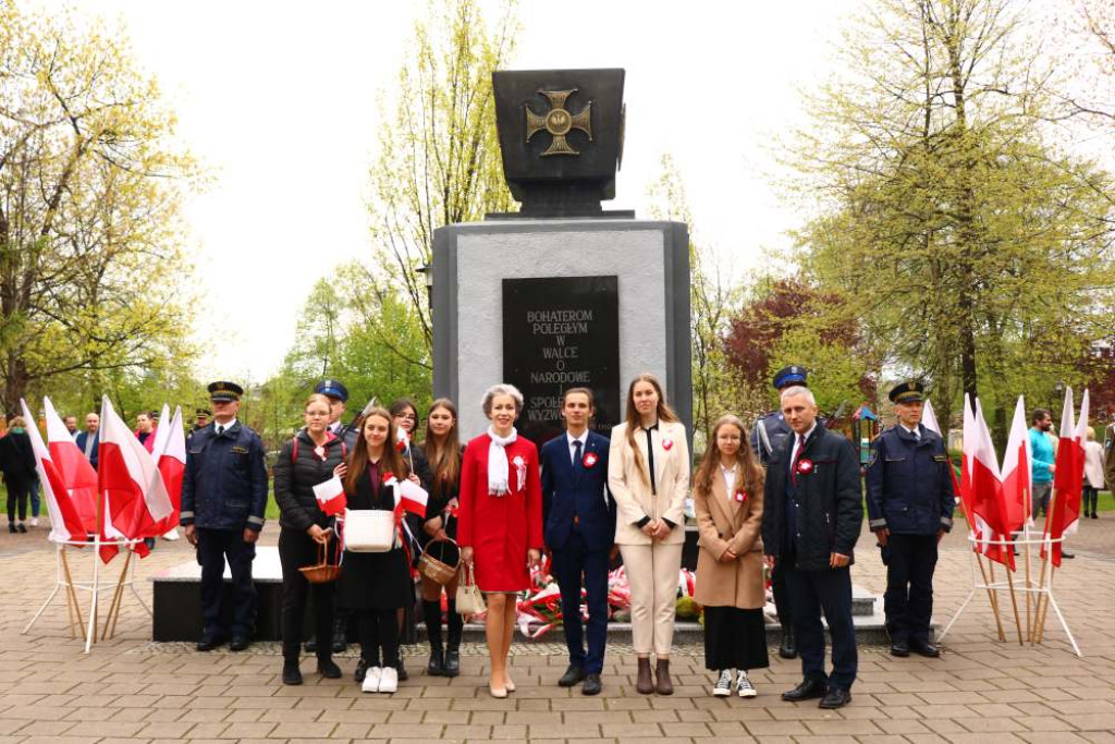 3 Maja w Piekarach Śląskich. Patriotycznie pod kopcem