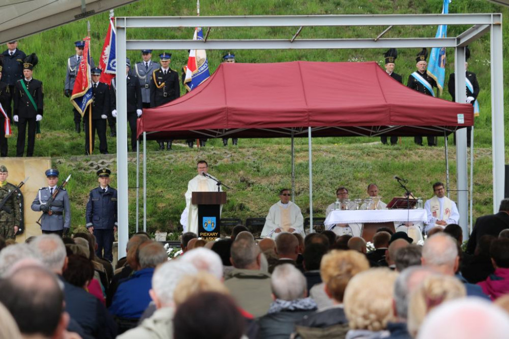 3 Maja w Piekarach Śląskich. Patriotycznie pod kopcem