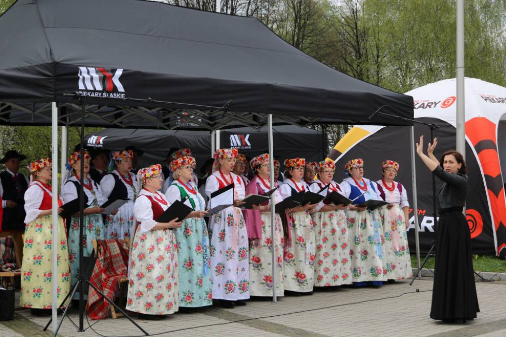 3 Maja w Piekarach Śląskich. Patriotycznie pod kopcem