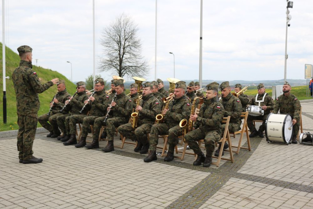 3 Maja w Piekarach Śląskich. Patriotycznie pod kopcem