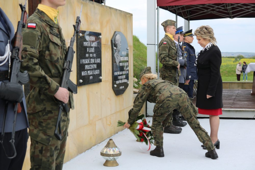 3 Maja w Piekarach Śląskich. Patriotycznie pod kopcem