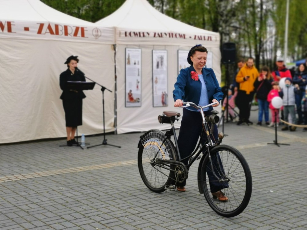 3 Maja w Piekarach Śląskich. Patriotycznie pod kopcem