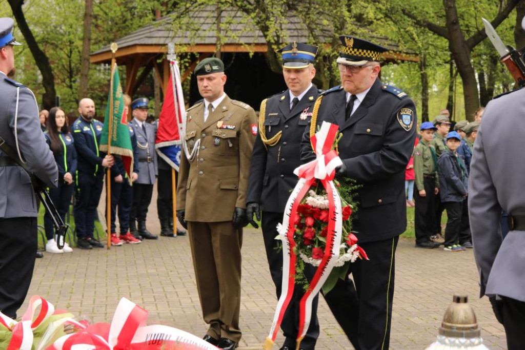 3 Maja w Piekarach Śląskich. Patriotycznie pod kopcem