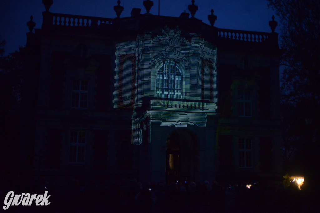 Mapping na fasadzie Pałacu Kawalera w Świerklańcu