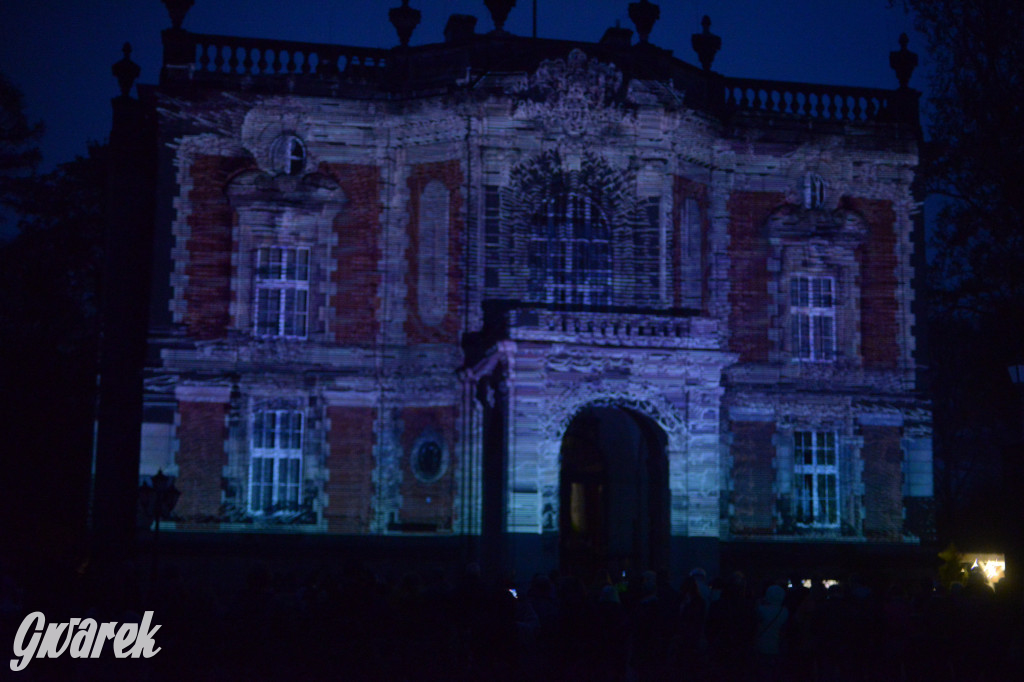 Mapping na fasadzie Pałacu Kawalera w Świerklańcu