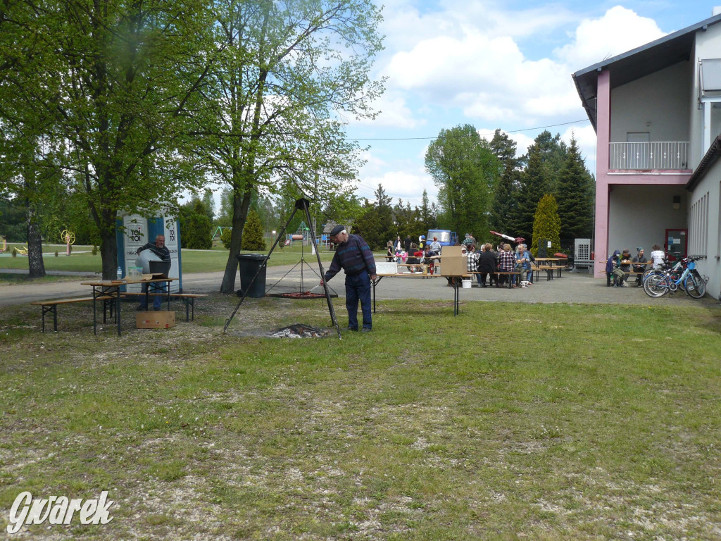 Sprzątanie okolicy i wymiana roślin