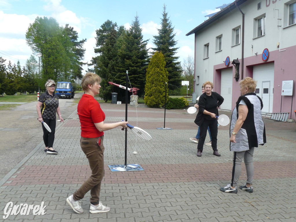Sprzątanie okolicy i wymiana roślin