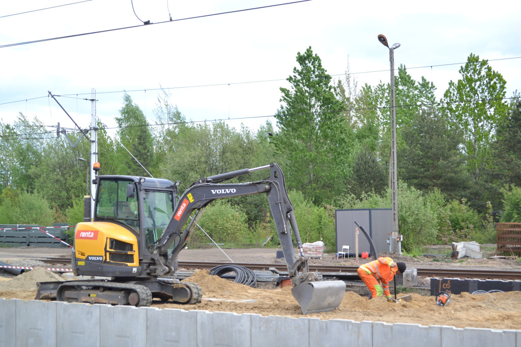 Peron dla nowej linii kolejowej. Gonią z robotą