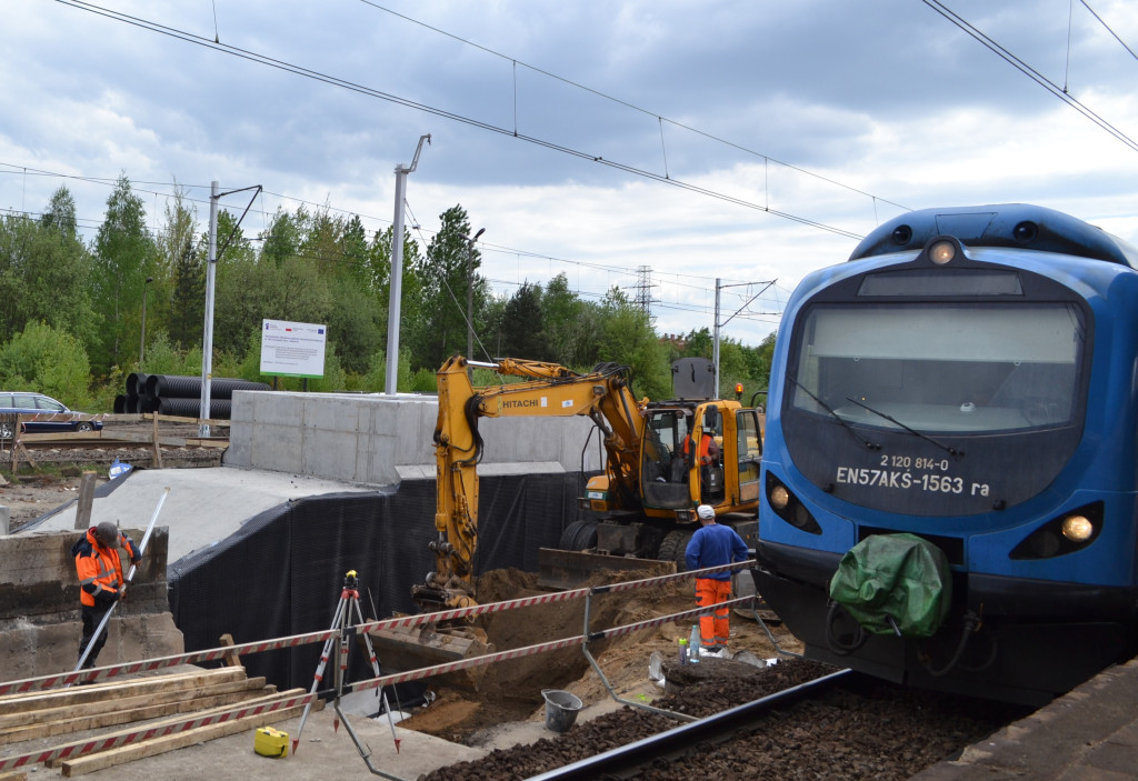 Peron dla nowej linii kolejowej. Gonią z robotą