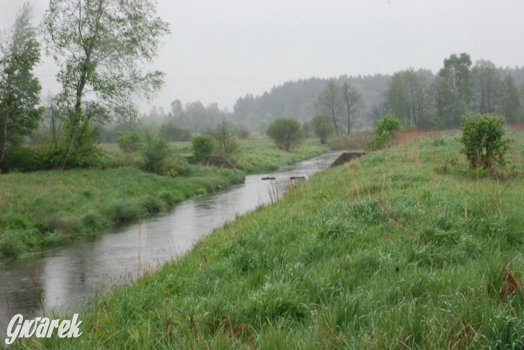 Woda w rzekach wzbiera. Szykuje się powódź?