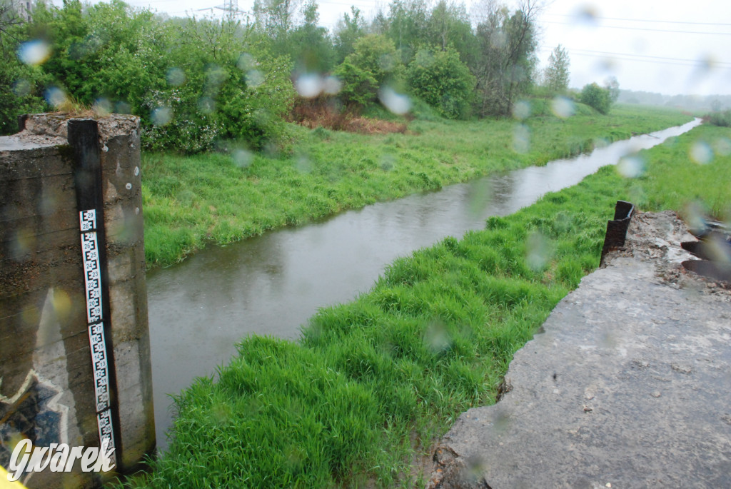 Woda w rzekach wzbiera. Szykuje się powódź?