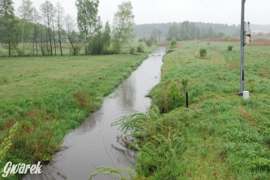 Woda w rzekach wzbiera. Szykuje się powódź?