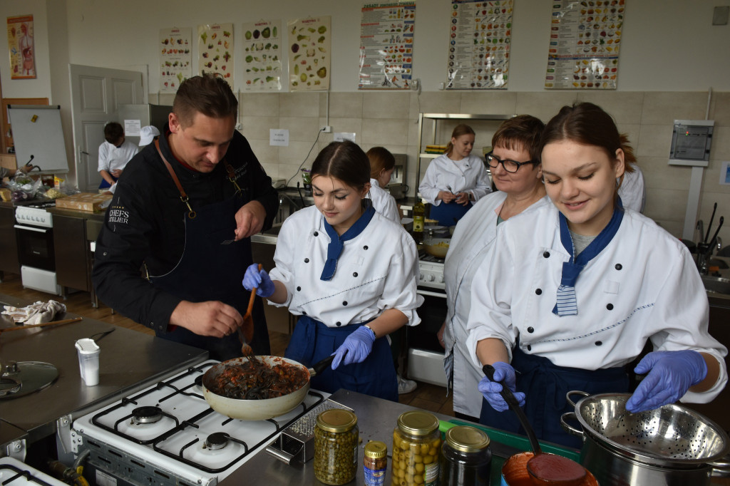 Tarnowskie Góry. Dawid Grucel prowadził warsztaty kulinarne