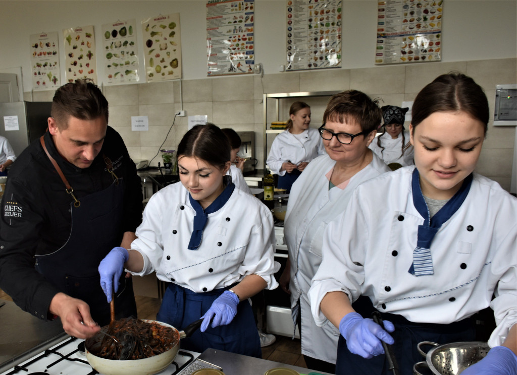 Tarnowskie Góry. Dawid Grucel prowadził warsztaty kulinarne