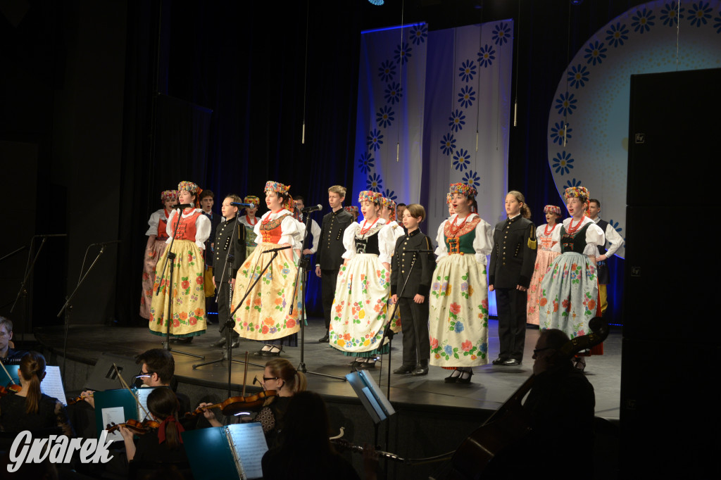 Radzionków. Gala Zespołu Pieśni i Tańca „Mały Śląsk”