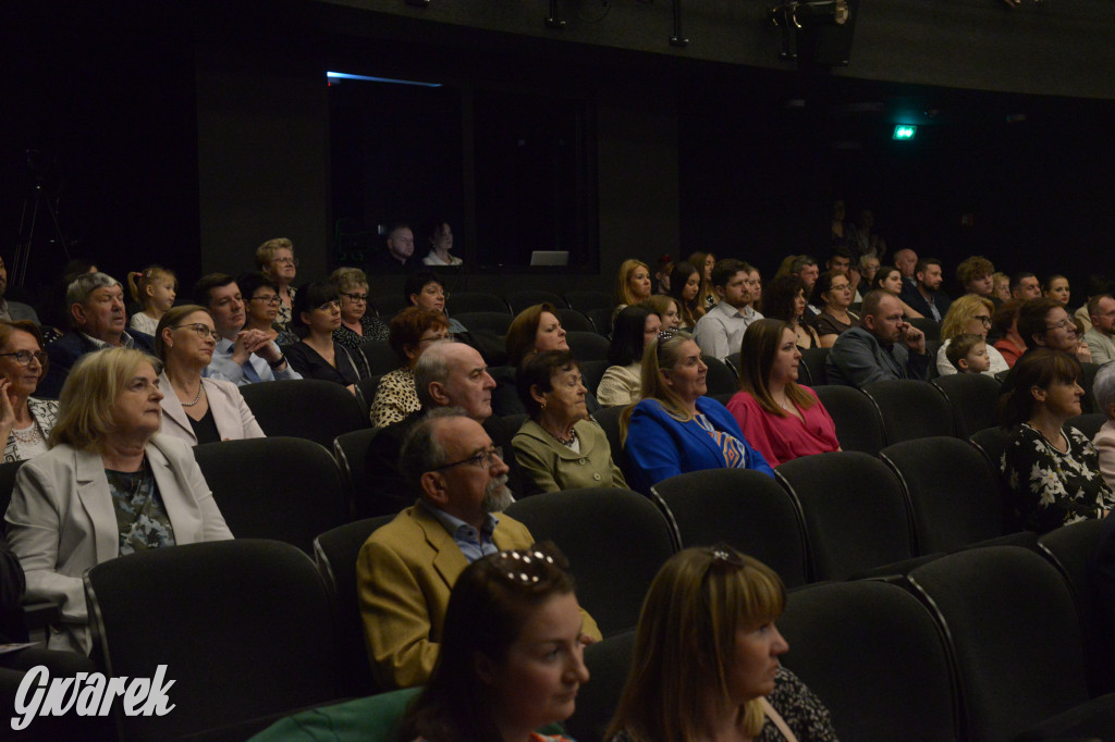 Radzionków. Gala Zespołu Pieśni i Tańca „Mały Śląsk”