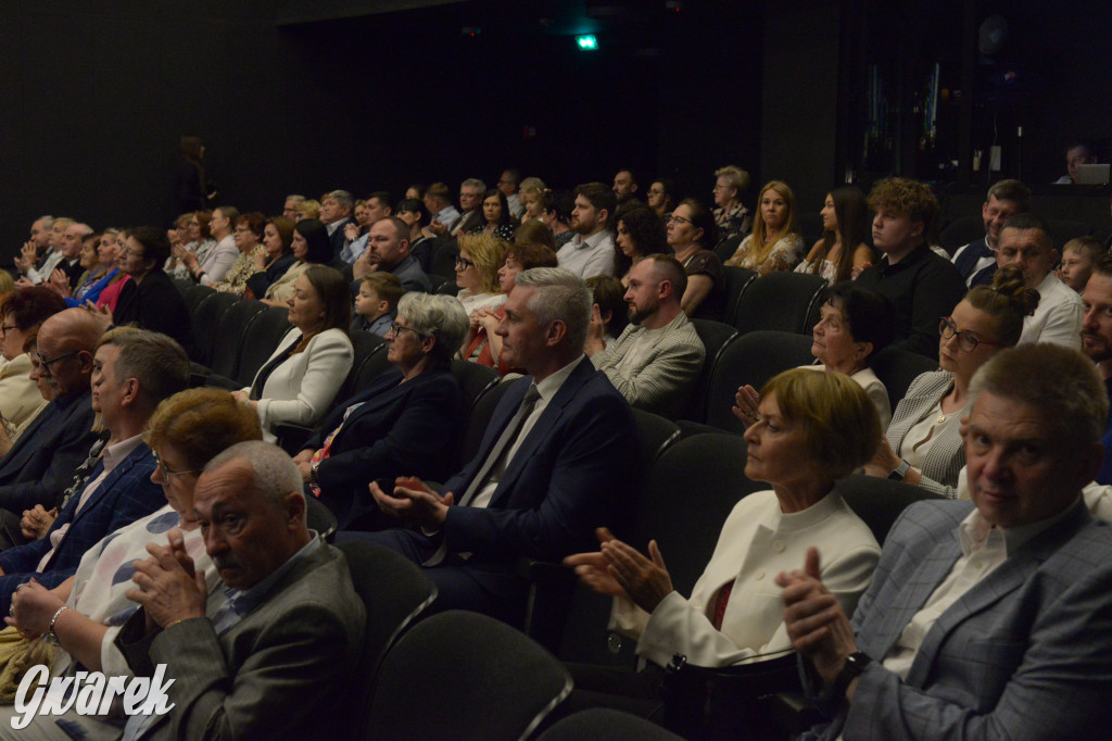 Radzionków. Gala Zespołu Pieśni i Tańca „Mały Śląsk”