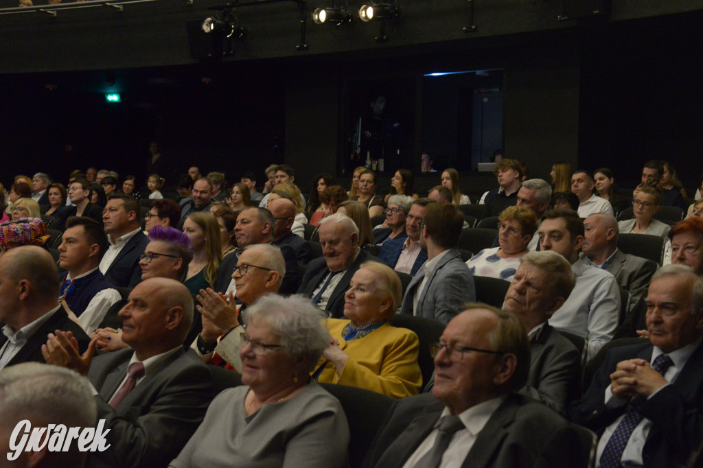 Radzionków. Gala Zespołu Pieśni i Tańca „Mały Śląsk”