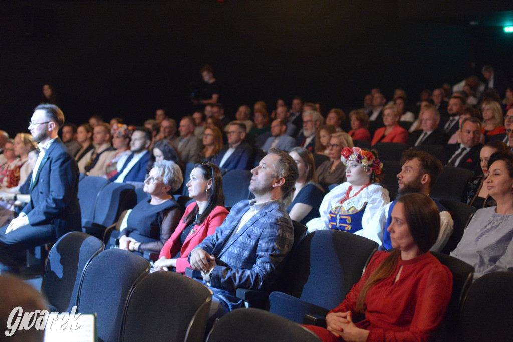 Radzionków. Gala Zespołu Pieśni i Tańca „Mały Śląsk”