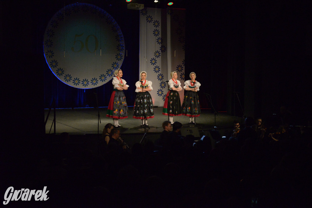 Radzionków. Gala Zespołu Pieśni i Tańca „Mały Śląsk”