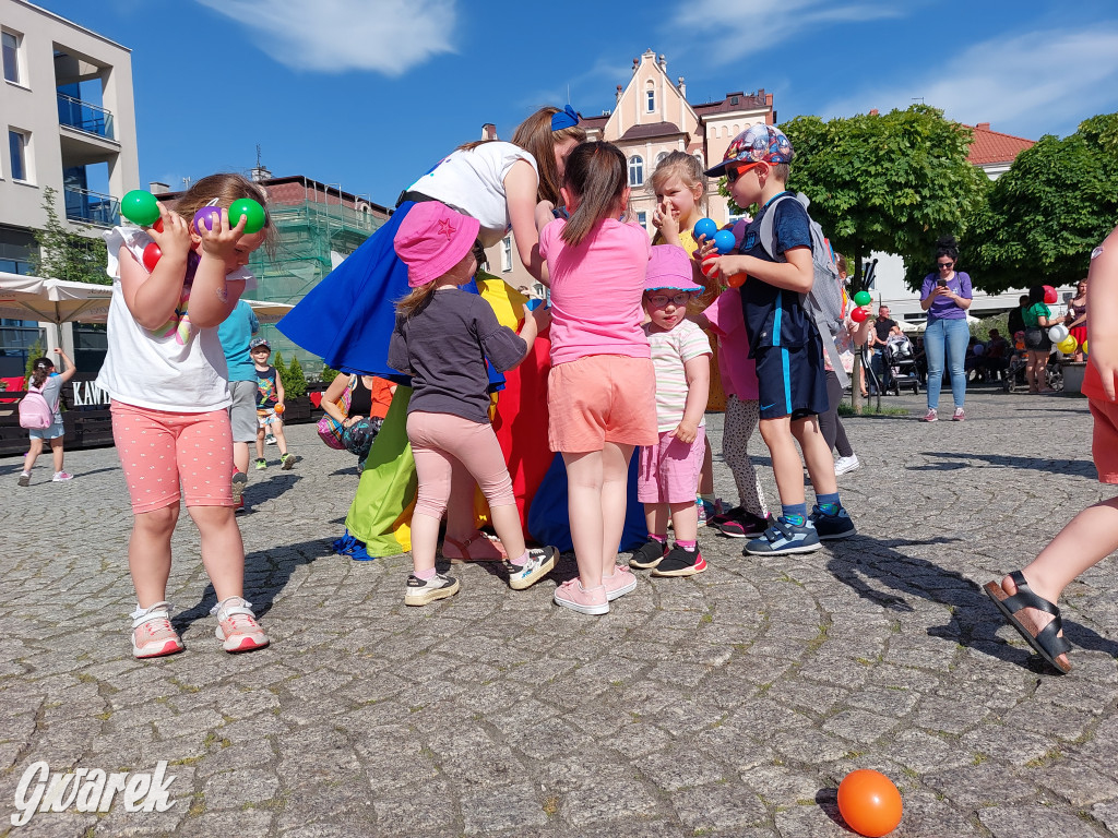 Tarnowskie Góry. Dzień Dziecka na rynku [ZDJĘCIA]