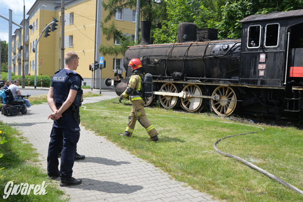 Tarnowskie Góry. Pożar lokomotywy w centrum miasta