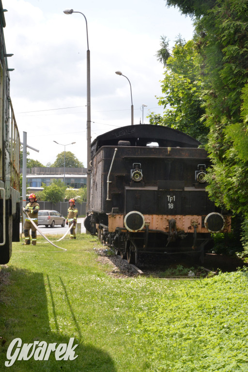 Tarnowskie Góry. Pożar lokomotywy w centrum miasta
