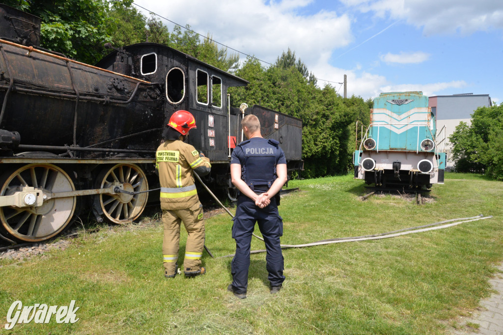 Tarnowskie Góry. Pożar lokomotywy w centrum miasta