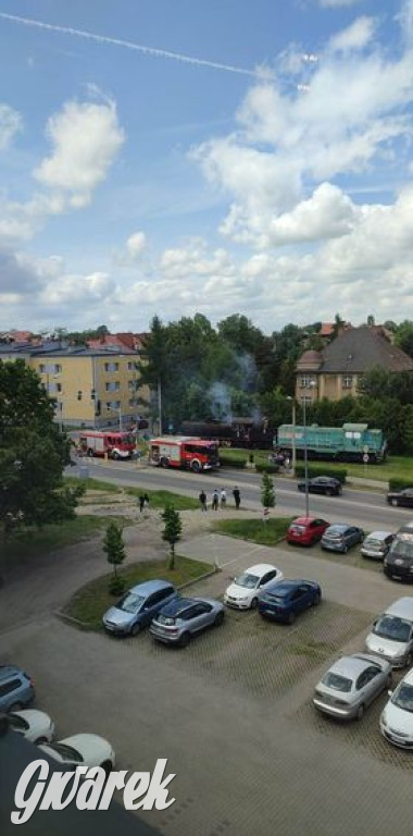 Tarnowskie Góry. Pożar lokomotywy w centrum miasta