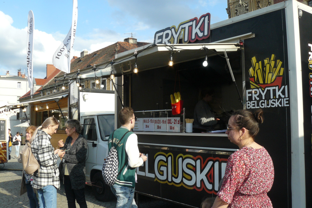 Foodtrucki w Tarnowskich Górach. Co i za ile?