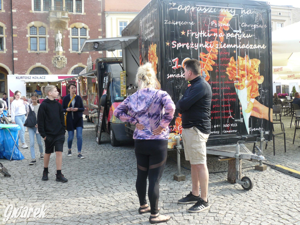 Foodtrucki w Tarnowskich Górach. Co i za ile?