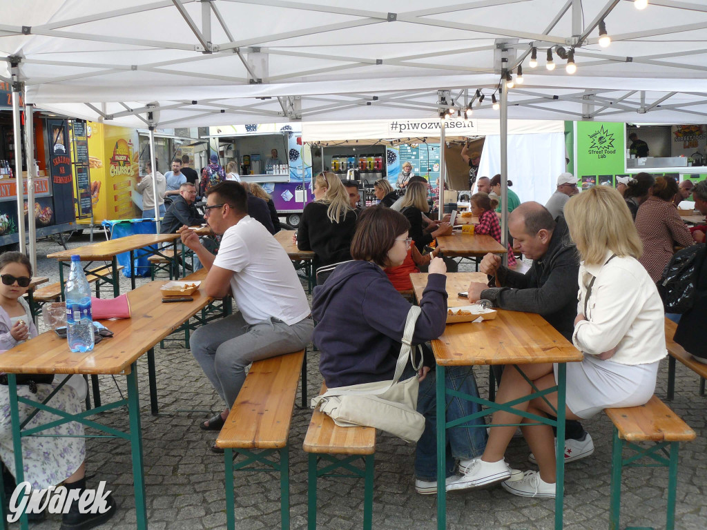 Foodtrucki w Tarnowskich Górach. Co i za ile?