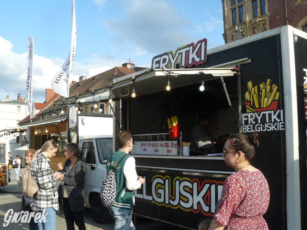 Foodtrucki w Tarnowskich Górach. Co i za ile?