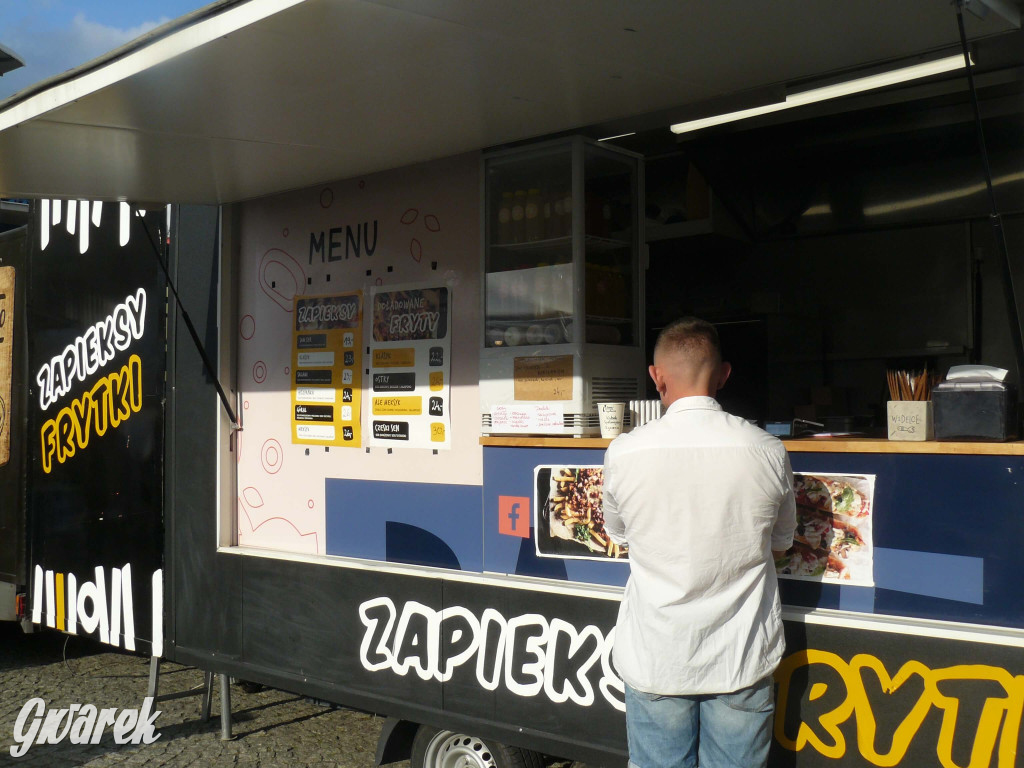 Foodtrucki w Tarnowskich Górach. Co i za ile?