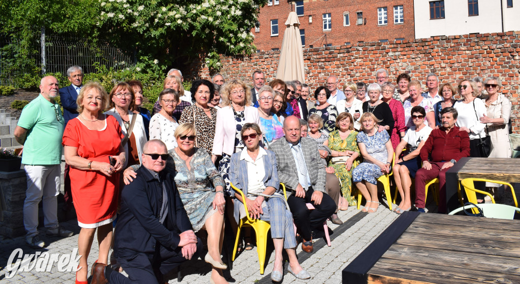 Spotkali się 50 lat po maturze