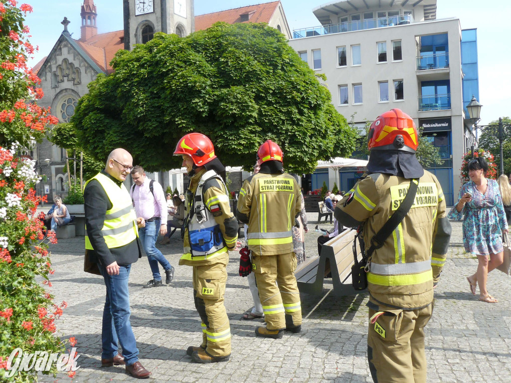 Tarnowskie Góry. Ewakuowano pracowników ratusza [FOTO]