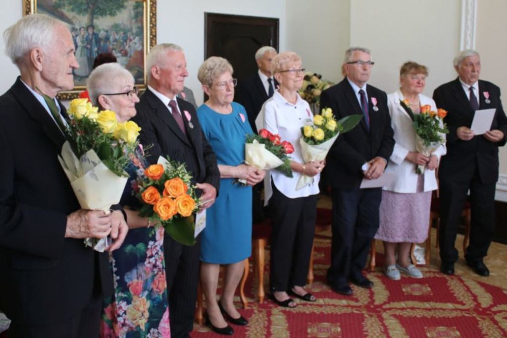 Jubilaci w USC w Piekarach Śląskich. Złote gody