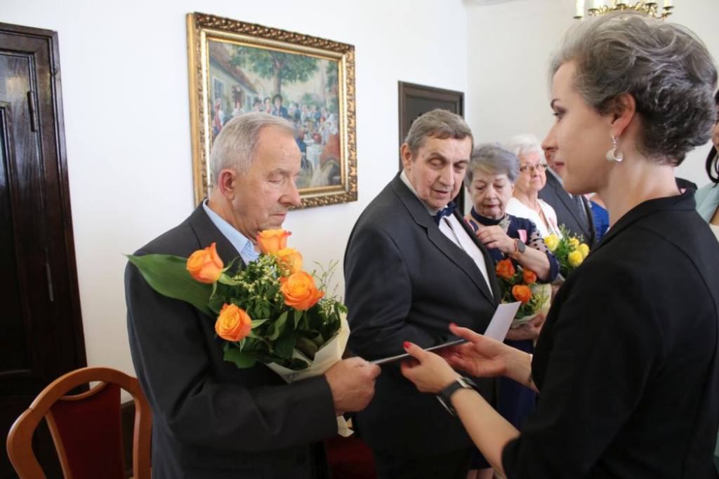 Jubilaci w USC w Piekarach Śląskich. Złote gody