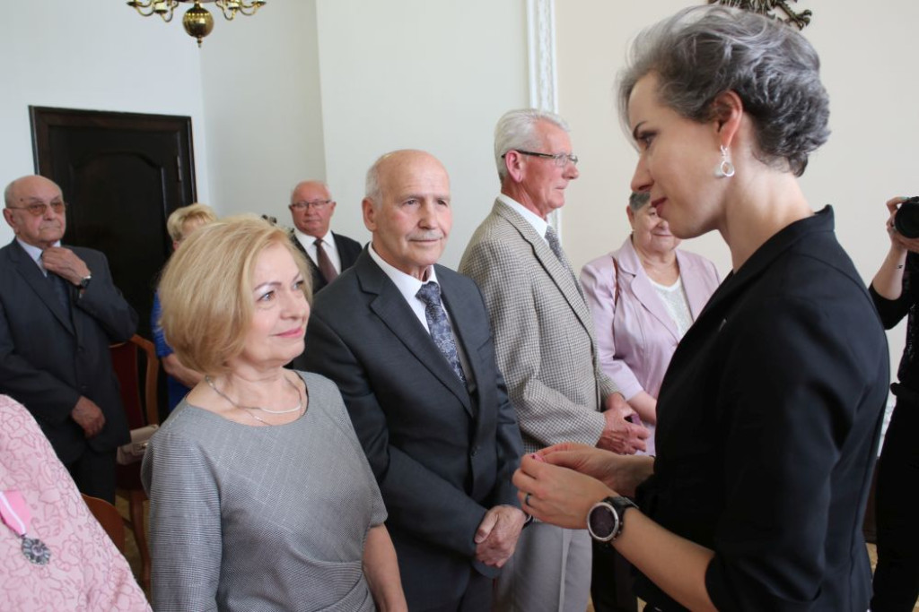 Jubilaci w USC w Piekarach Śląskich. Złote gody