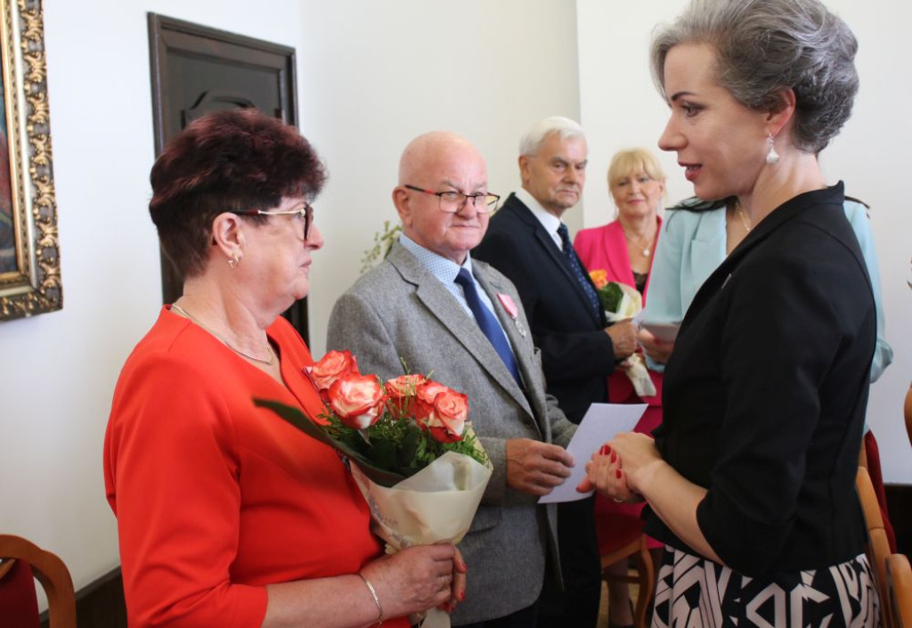 Jubilaci w USC w Piekarach Śląskich. Złote gody