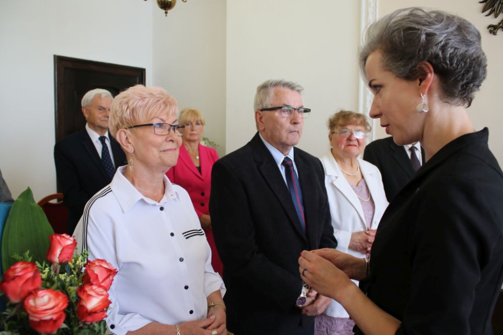 Jubilaci w USC w Piekarach Śląskich. Złote gody