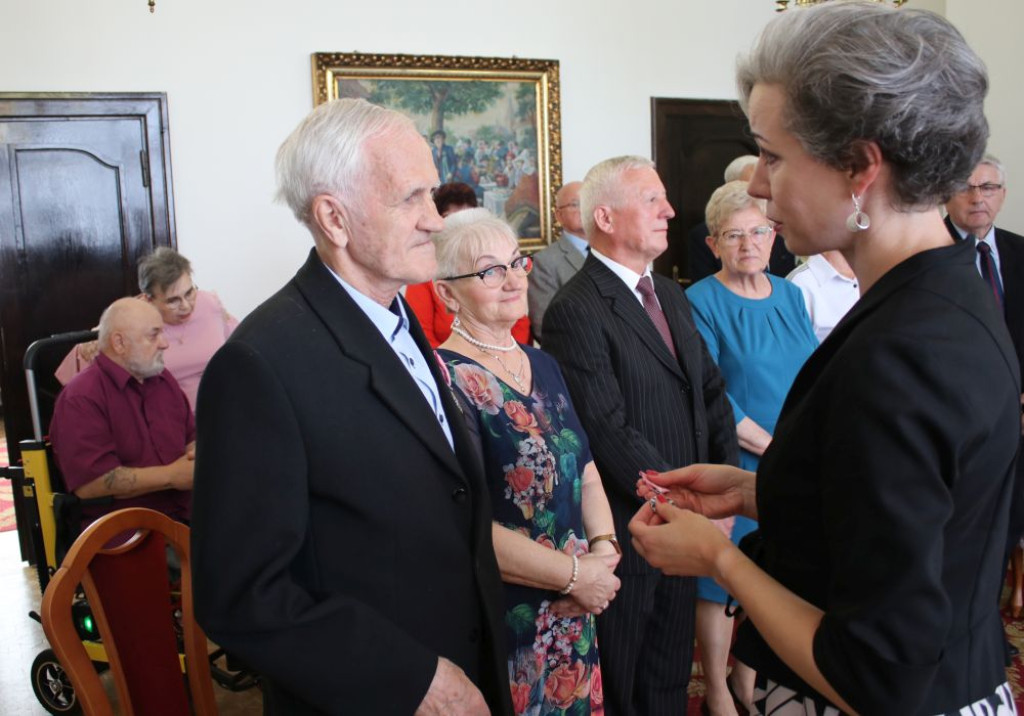 Jubilaci w USC w Piekarach Śląskich. Złote gody