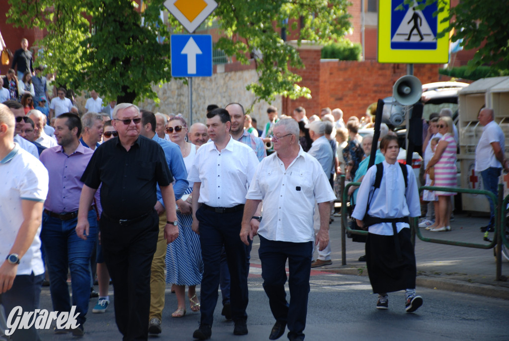 Tłumy w Radzionkowie na procesji Bożego Ciała [foto]