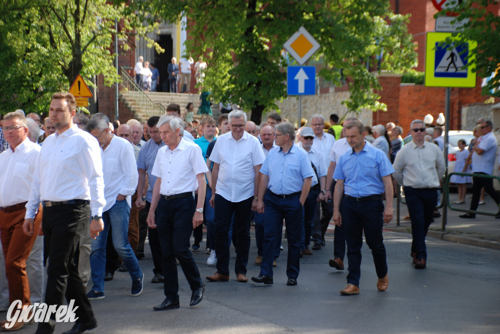 Tłumy w Radzionkowie na procesji Bożego Ciała [foto]