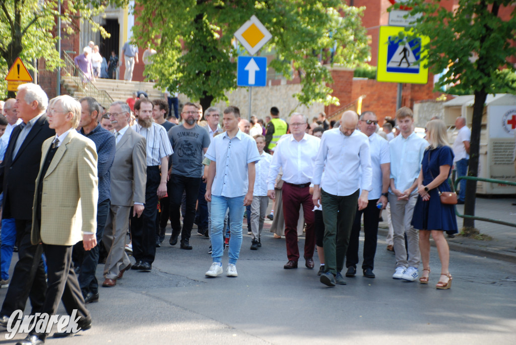 Tłumy w Radzionkowie na procesji Bożego Ciała [foto]