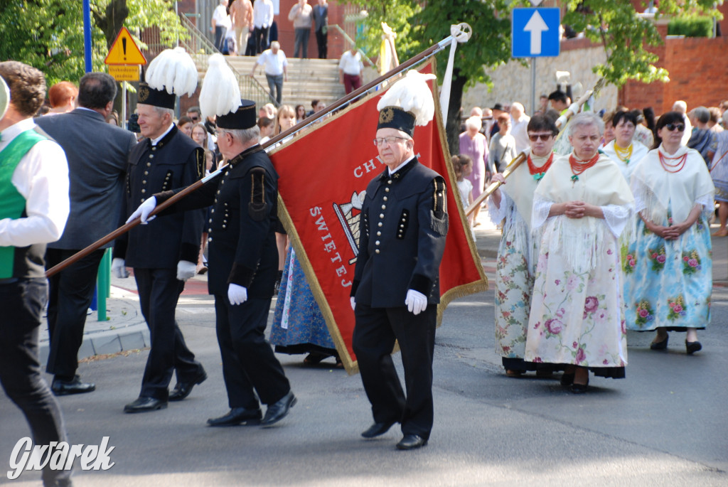 Tłumy w Radzionkowie na procesji Bożego Ciała [foto]