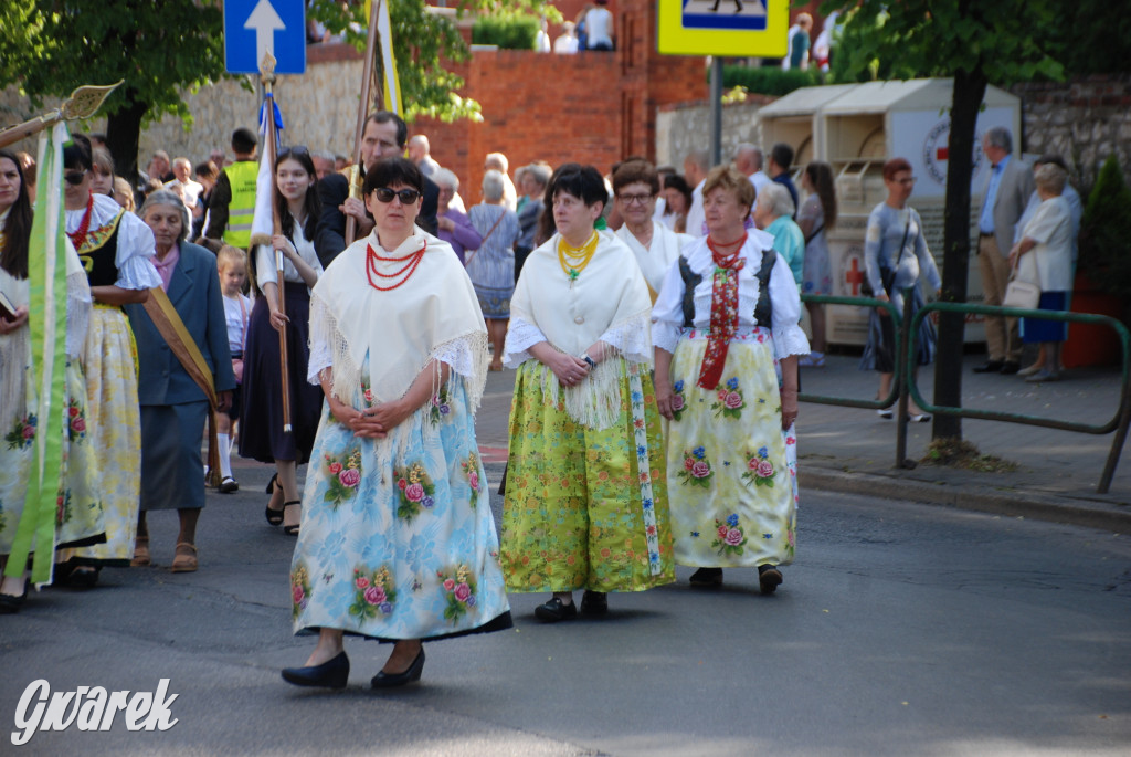 Tłumy w Radzionkowie na procesji Bożego Ciała [foto]