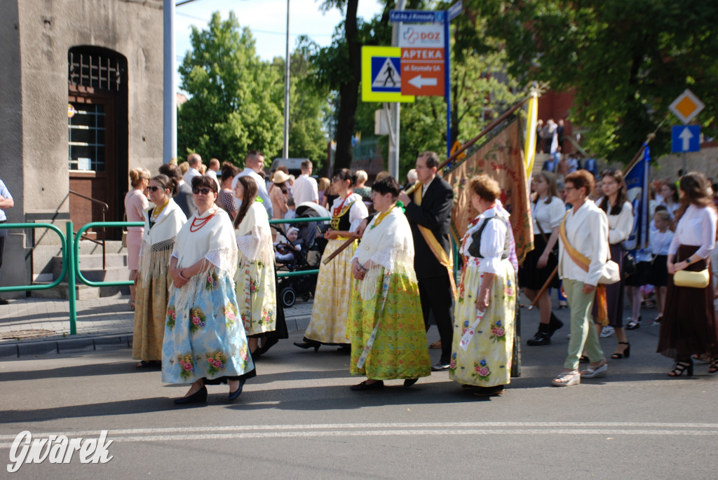 Tłumy w Radzionkowie na procesji Bożego Ciała [foto]