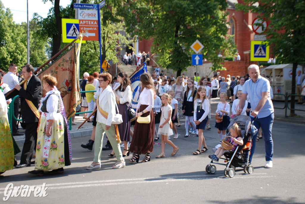 Tłumy w Radzionkowie na procesji Bożego Ciała [foto]