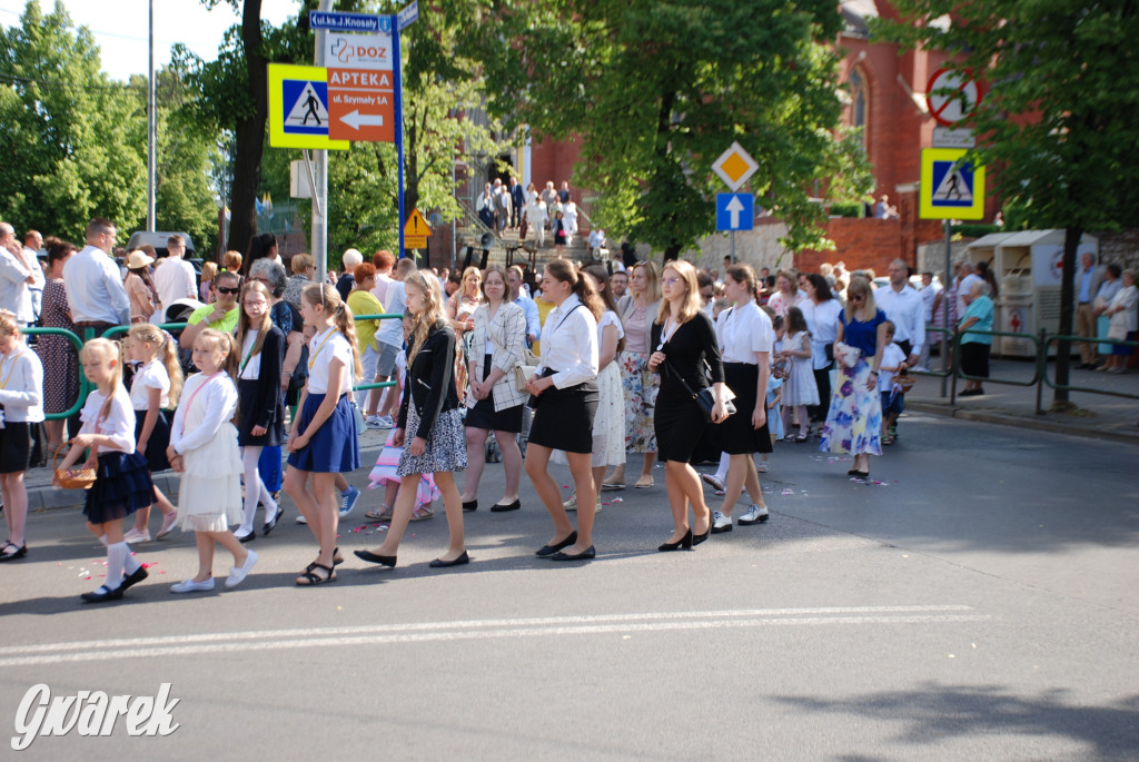 Tłumy w Radzionkowie na procesji Bożego Ciała [foto]